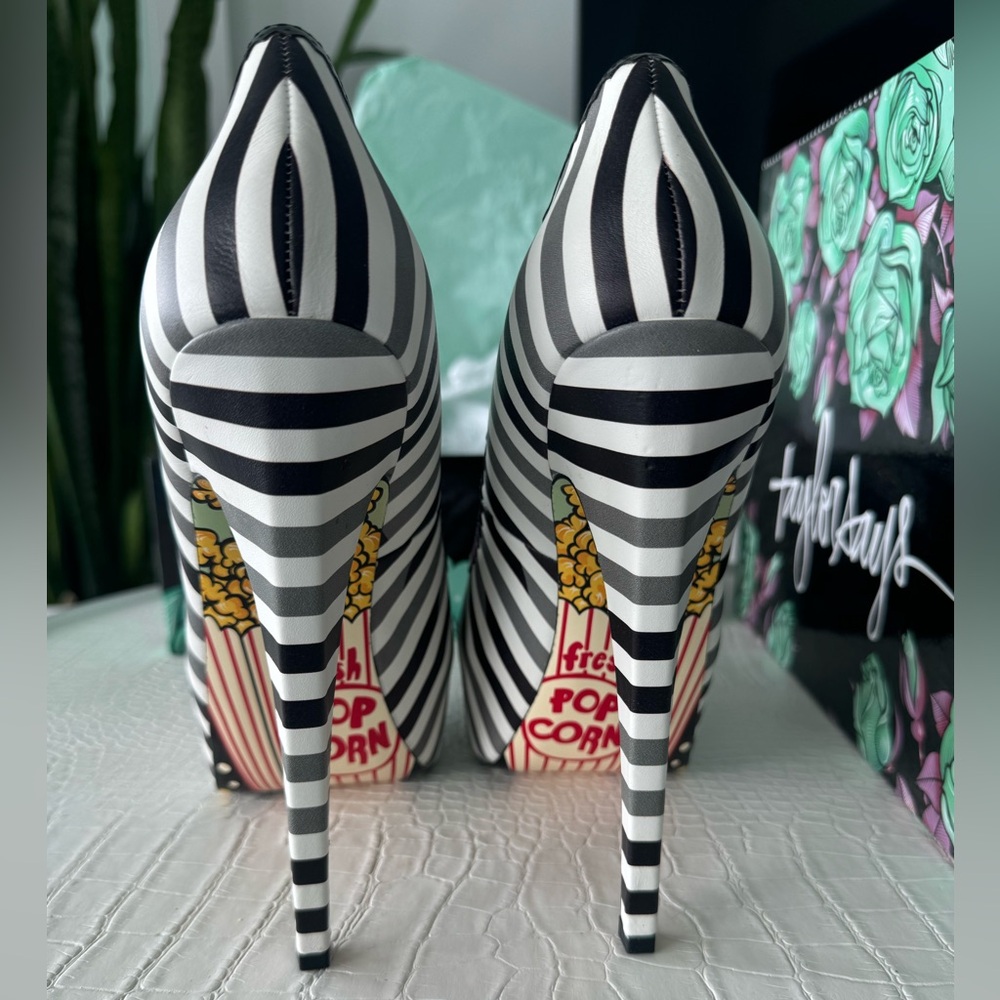 NEVER BEEN WORN Taylor Says POP 🍿👠 Black/Gray size 8.5